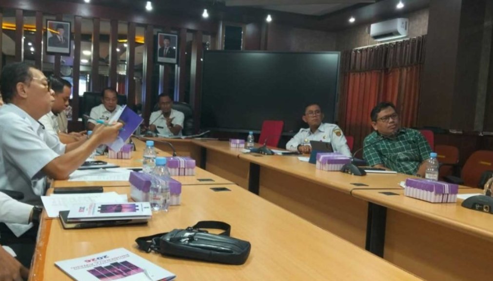 Rapat Koordinasi Tim Penilai Probebaya Award 2026 di Ruang Rapat Klinik Perencanaan, Kantor Bapperida Kota Samarinda, Rabu (7/10/2026)