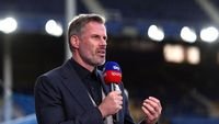 Manchester City - Jamie Carragher saat memberikan analisis pertandingan sepak bola.
