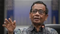 Indonesia Emas 2045 - Mahfud MD saat menyampaikan pandangannya mengenai pentingnya penegakan hukum dan demokrasi untuk masa depan bangsa.