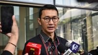 korupsi cukai - Ilustrasi gedung KPK dan proses penegakan hukum kasus korupsi cukai nasional.
