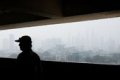 kabut asap - Suasana kota Kuala Lumpur yang terselimut pekatnya kabut asap akibat karhutla di Indonesia, memaksa pemerintah setempat menunda ujian sekolah.