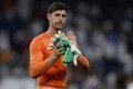 Courtois Absen - Thibaut Courtois saat menjalani sesi latihan bersama Real Madrid sebelum dikabarkan harus absen karena flu.